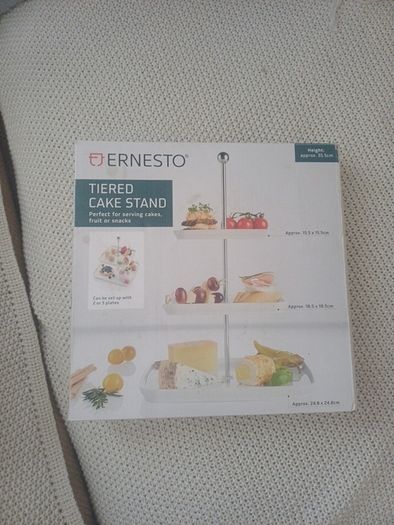 cake stand