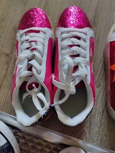 girls sneaker