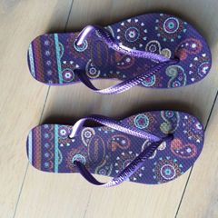 Girls Havaianas Flip Flops Size 29/30