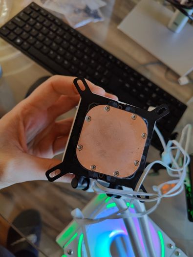 240mm / 360mm Aio Liquid Coolers > Incomplete / Minor Rgb Issues