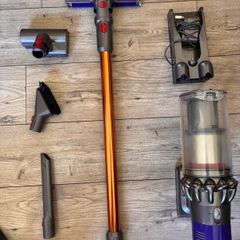 Dyson V10