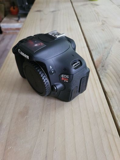 Canon eos rebel T3i