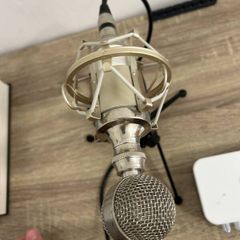 Condenser Microphone Kit with Sound Card, Pop Filter & Stand