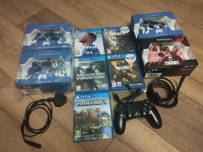 PS4 PRO FULL Bundle Setup 5 Games + 5 Controllers Ready to Go Multiplayer Gaming