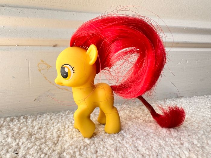 My Little Pony G4 Wedding Flower Fillies Apple Bloom approx. 7 cm. Used Please see photos