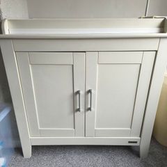 Changing table (Mamas and Papas)
