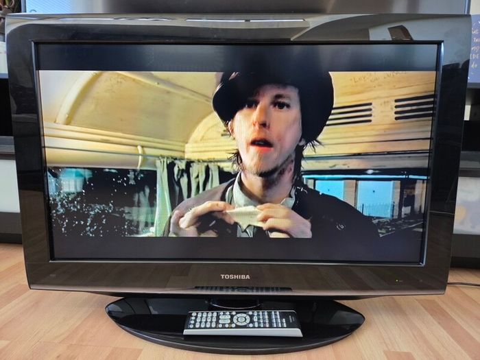 32" Lcd Tv/dvd Player Combo
