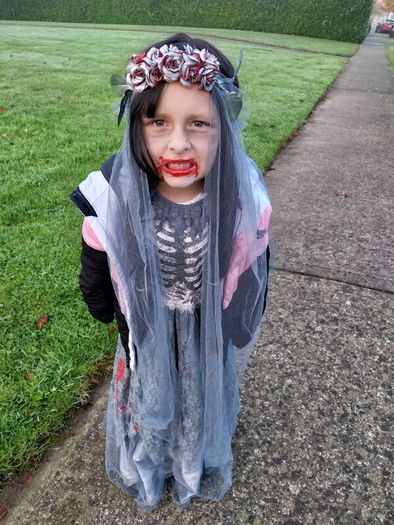 Dead bride costume size 7-8 y