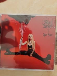 Avril Lavigne CD - Love Sux