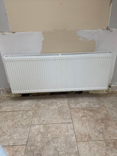 2 Double Wall Radiators (white)
