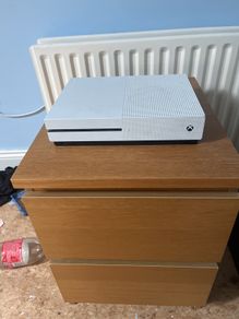 xbox one S + wireless controller