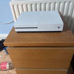 xbox one S + wireless controller