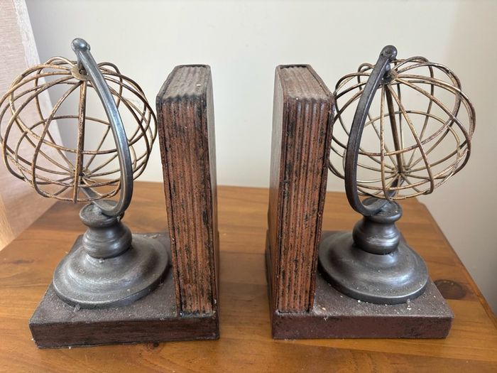 Bookends