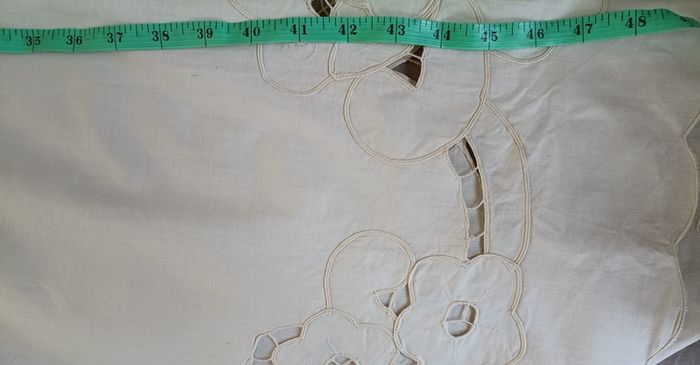 Vintage Cutwork Embroidery Cotton Tablecloth Oval 125cm x 170cm with stitched sewn edges in excellent condition with no issues FREE STANDARD POSTAGE INCLUDED