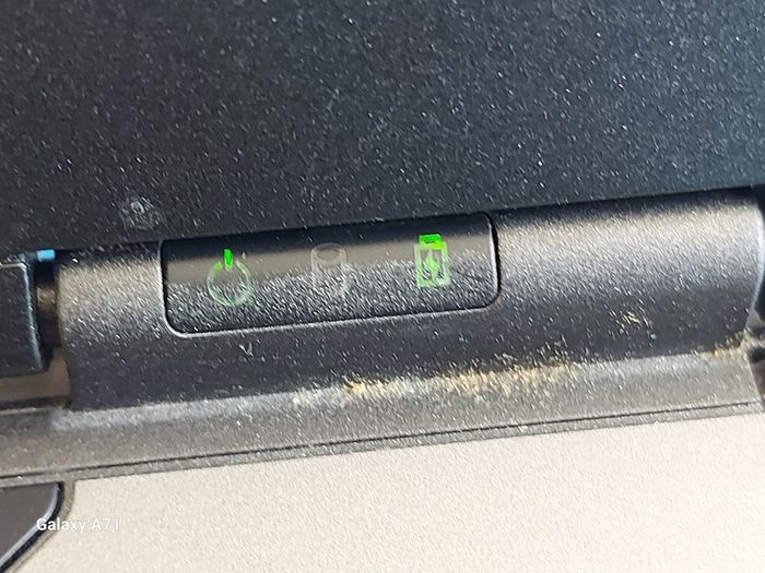 DELL LATITUDE D410, (Vintage), .5GB Ram, 40GB HDD, Original Windows XP, Excellent Battery and in super cosmetic condition,