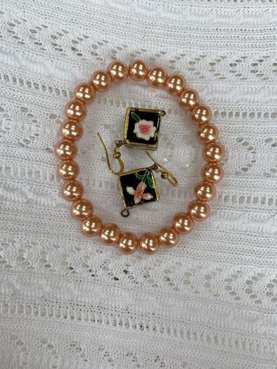 Earrings/Bracelet