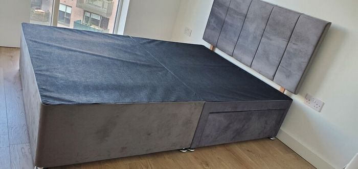 Double divan bed with 2 drawers