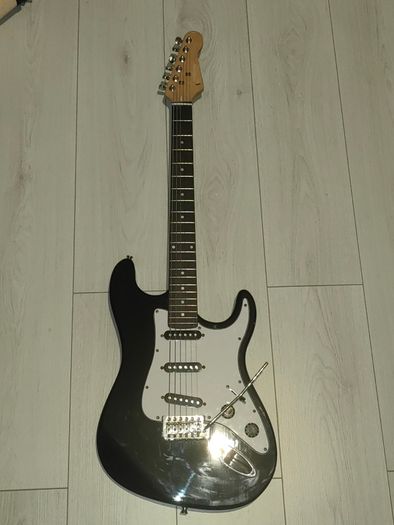 Electric guitar with amp and gigbag