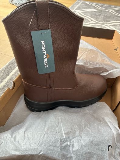 Rigger boots size 9