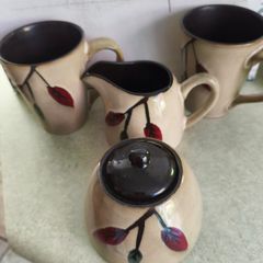 Set of 4 of 2  Coffee / Tea Mugs 12 oz Stoneware matching Milk Jug and suger bowl with lid. Speckled Beige/Brown Fall Leaves