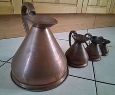 Graduated set Copper Haystack tavern measure Jugs