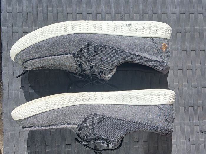 Skechers