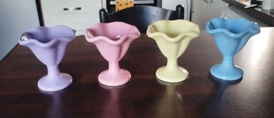 Set of 4 retro ice cream/desert bowls