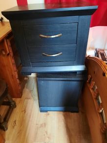 Bedside lockers