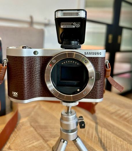 Samsung NX300 Camera (Price Reduced)