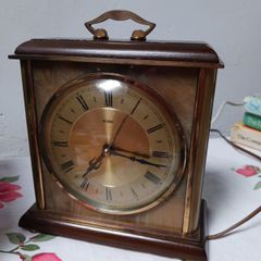 Vintage Electric Mantle Clock
