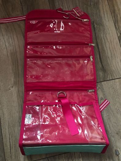 Cosmetics / wash bag