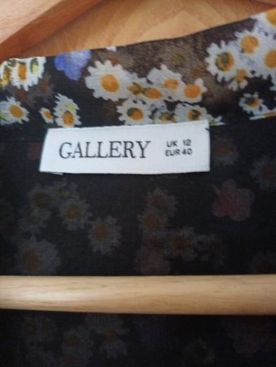 Gallery   Dress. Size 12.