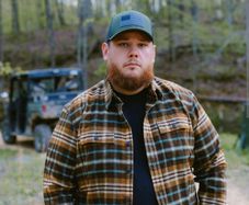 2 x Luke Combs tickets Sat 18th July- My Kinda Saturday Night Tour