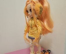 Rainbow High Fashion Doll Poppy Rowan Winter Break W/Skis