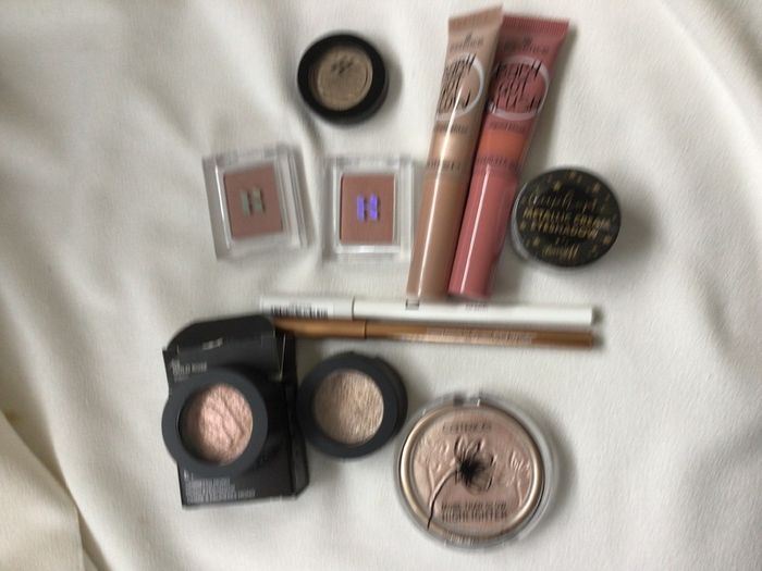 Make up Bundle New and Swatched