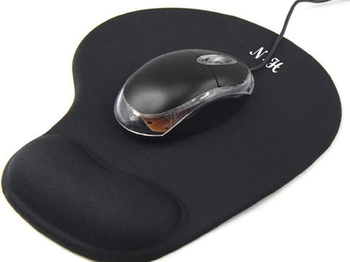 Mouse Mat Black Anti-slip Comfort Mouse Pad Mat With Gel Foam Rest Wrist Support For Pc Laptop - Compatible With Laser And Optical Mice