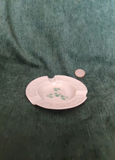Beellek ashtray