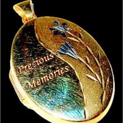 Vintage 9ct Gold Treble Section Locket