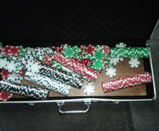 Box poker chips