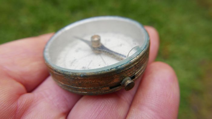Vintage Dry Magnetic Portable Compass