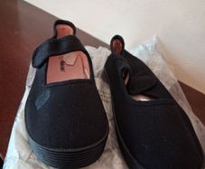 Girls Black Pumps