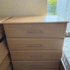 5 Drawer Chest of Drawers - Oak Finish