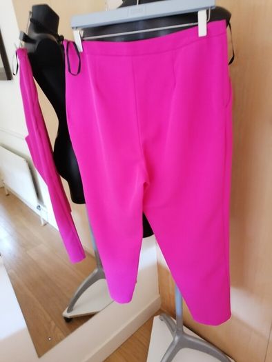 Women's Trousers Fushia NWOT SIZE 14