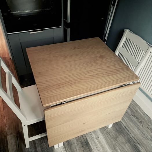 kitchen table and chairs
