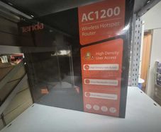 tenda W15E - AC1200 Wireless Hotspot Router