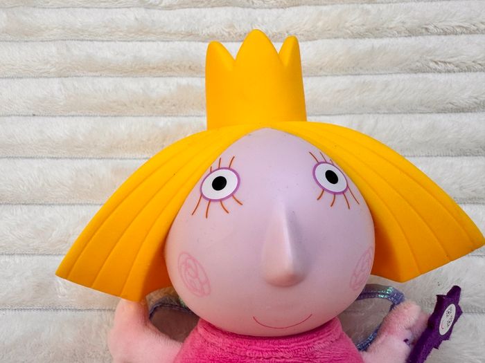 Ben & Holly's Little Kingdom approx. 26 cm. (with legs) Glow Friends Talking Glow Holly Used Please see photos