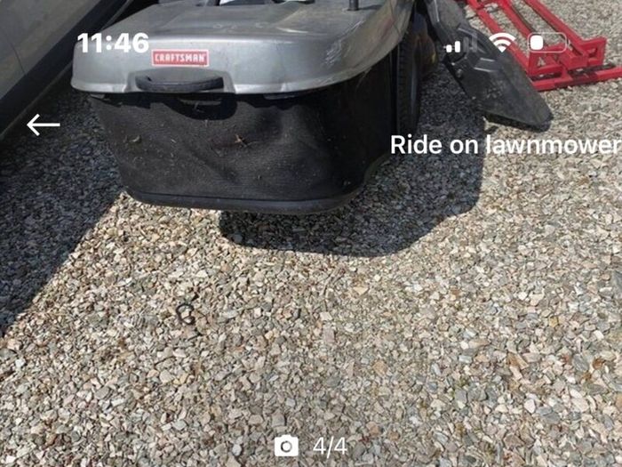 Ride on lawnmower