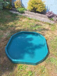 Water and sand sensory play tub