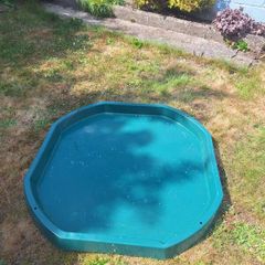 Water and sand sensory play tub