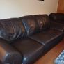 leather sofa plus 2 matching arm chairs Image 4